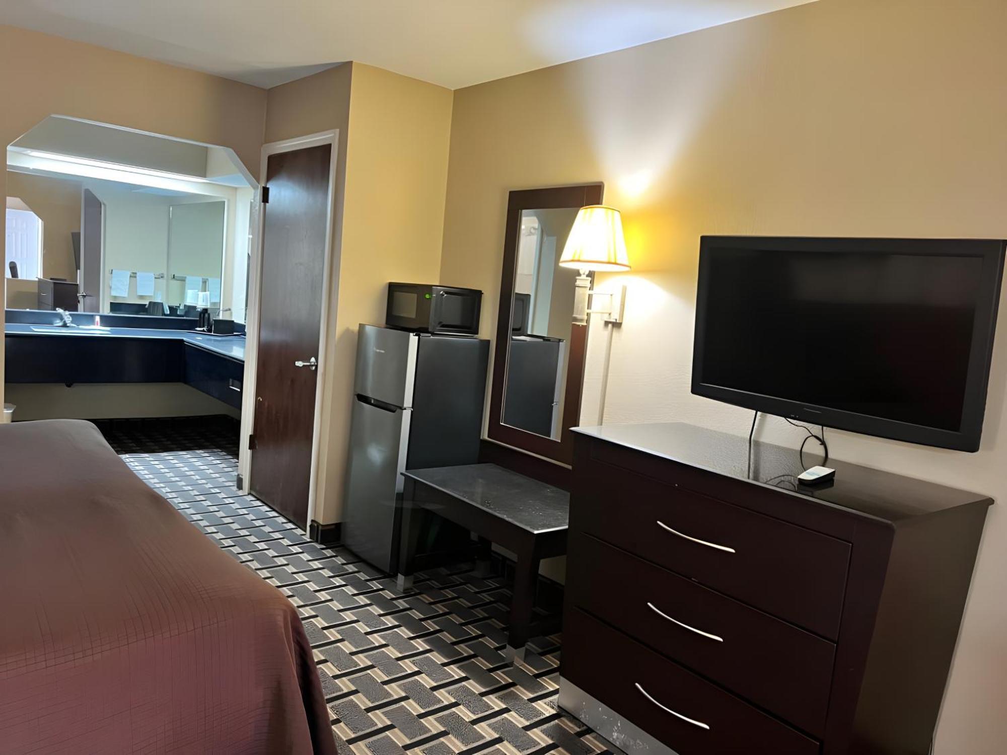 Days Inn & Suites By Wyndham Pine Bluff Exteriör bild