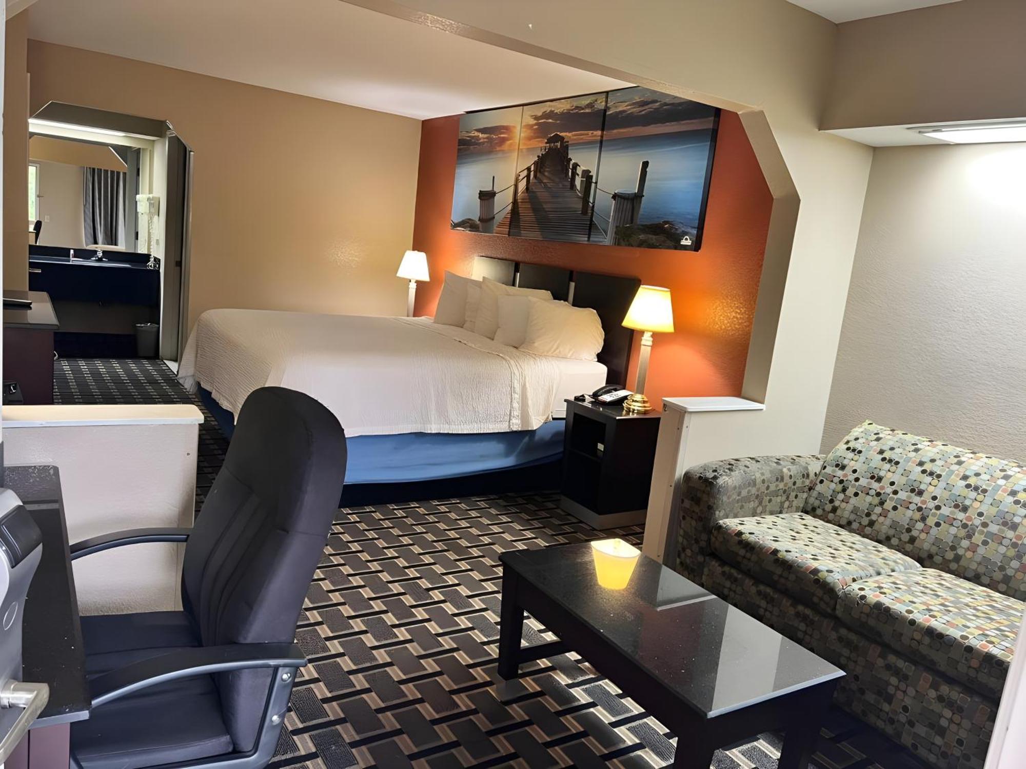 Days Inn & Suites By Wyndham Pine Bluff Exteriör bild