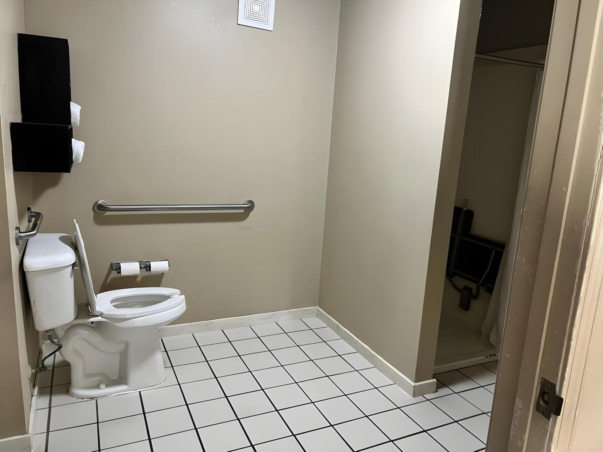 Days Inn & Suites By Wyndham Pine Bluff Exteriör bild