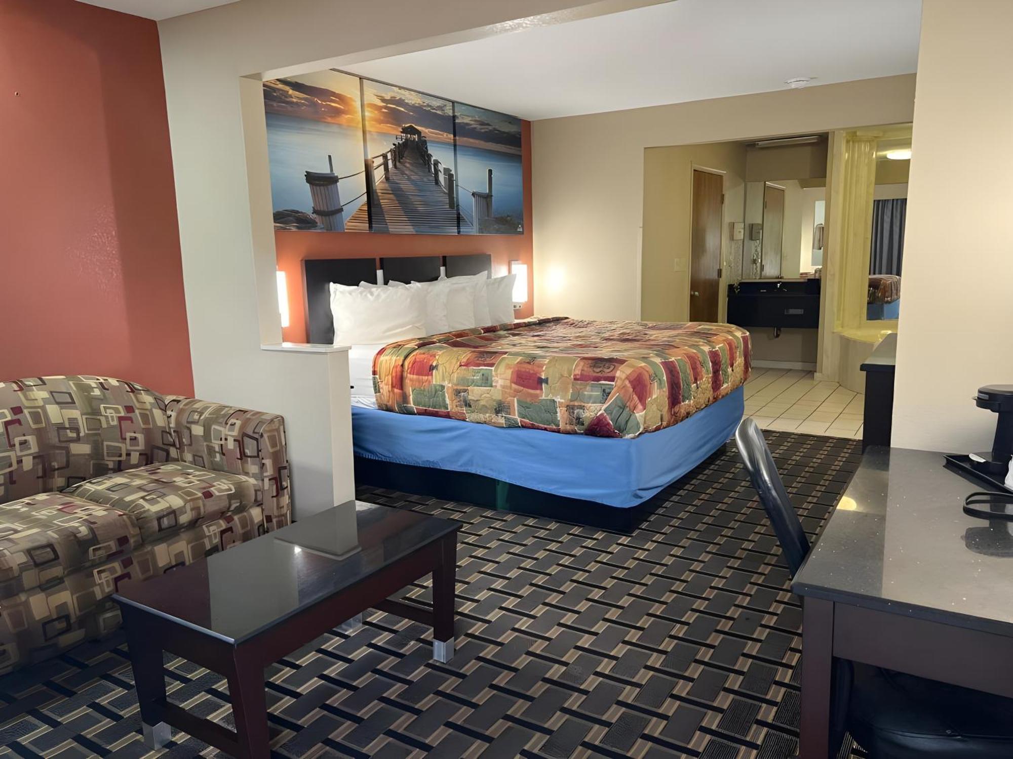 Days Inn & Suites By Wyndham Pine Bluff Exteriör bild