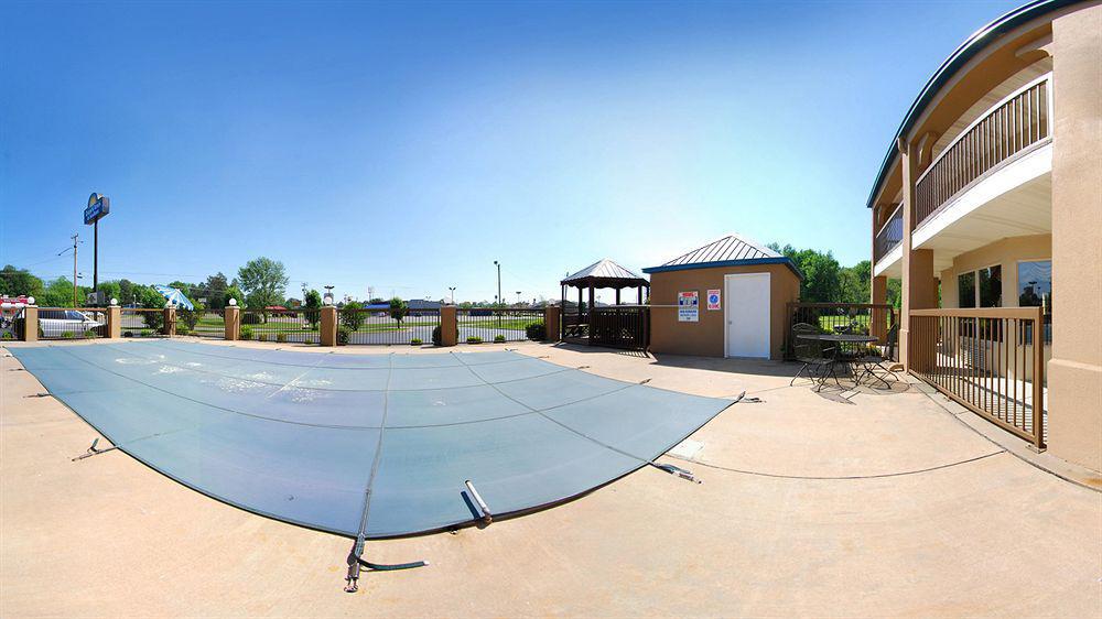 Days Inn & Suites By Wyndham Pine Bluff Exteriör bild